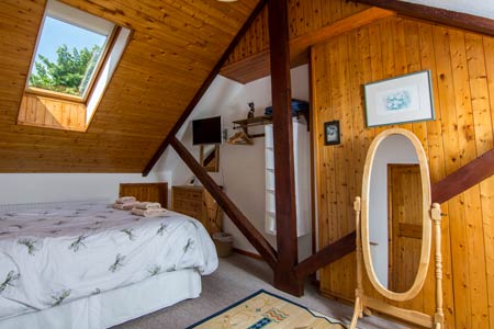 holidays in Bude - The Old Laundary - main bedroom