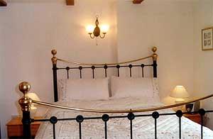 Cornish farmhouse bed & breakfast, midway between Tintagel and Boscastle, Ideal walking country, open all year, off season breaks.