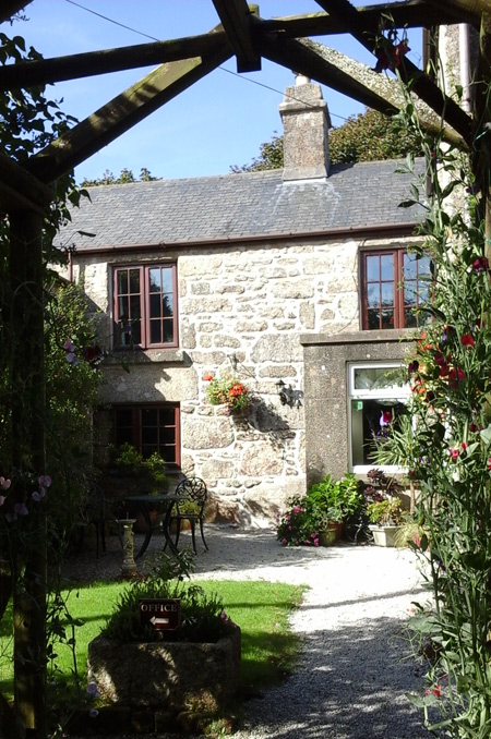 Tregathenan House sleeps 6 in Helston