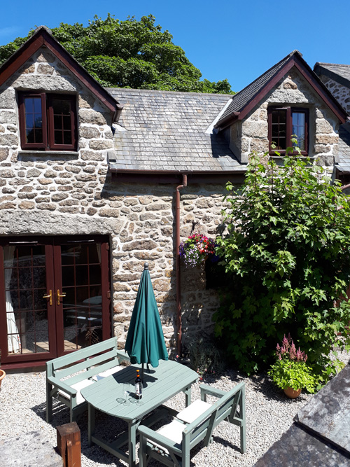 Hayloft Holiday Cottage sleeps 4 in Helston