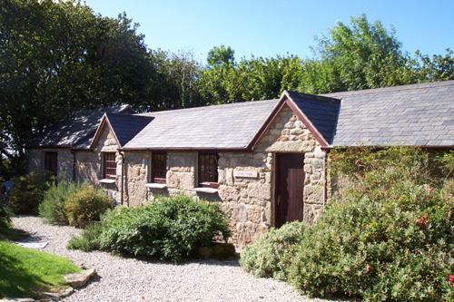 Hayloft Holiday Cottage sleeps 4 in Helston