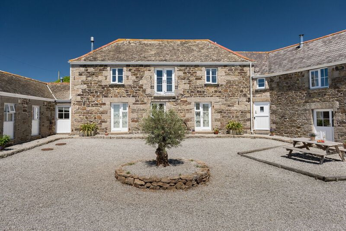 Lower Tregiddle Holiday Cottages Gunwalloe Lizard Peninsula