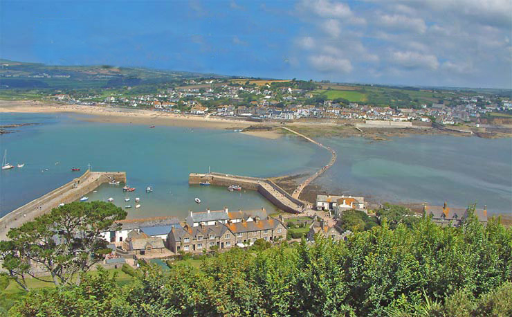 Tregoddick House B&B Madron A peaceful and friendly guest house,   Popular stopover for visiting the Isles of Scilly.