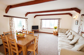 The Owl's Roost - Trentinney Farm Cottages