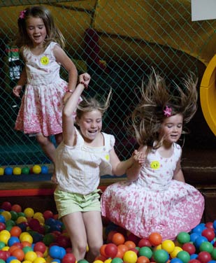 Trethorne Leisure Chldrens Indoor  Play Area  - Ball pool
