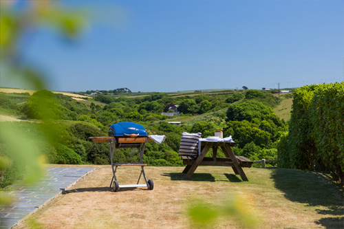 Holidays in Padstowand Newquay @ Trevio Farmhouse sleeps 6 people