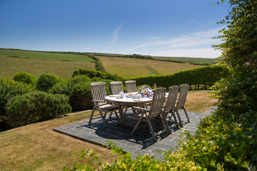 Holidays in Padstowand Newquay @ Trevio Farmhouse sleeps 6 people