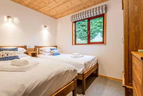 E49 - Kittiwake - Twin Bedroomat Trewince  Holiday Lodges Roseland Peninsula St Mawes