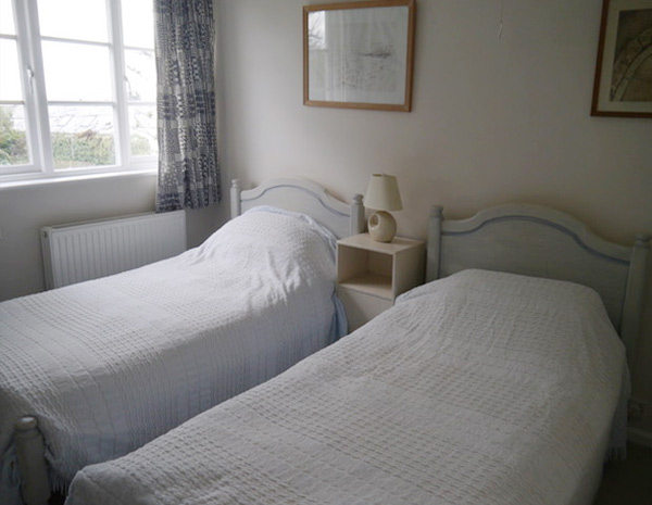 twin bedroom Self catering in Trebetherick - Daymer Bay