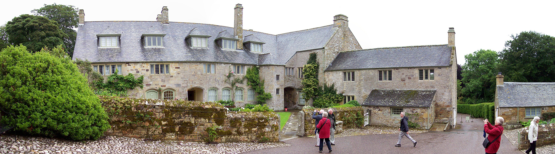 The rebuilt north wing at Trerice House  - Photo © Len Williams (cc-by-sa/2.0)