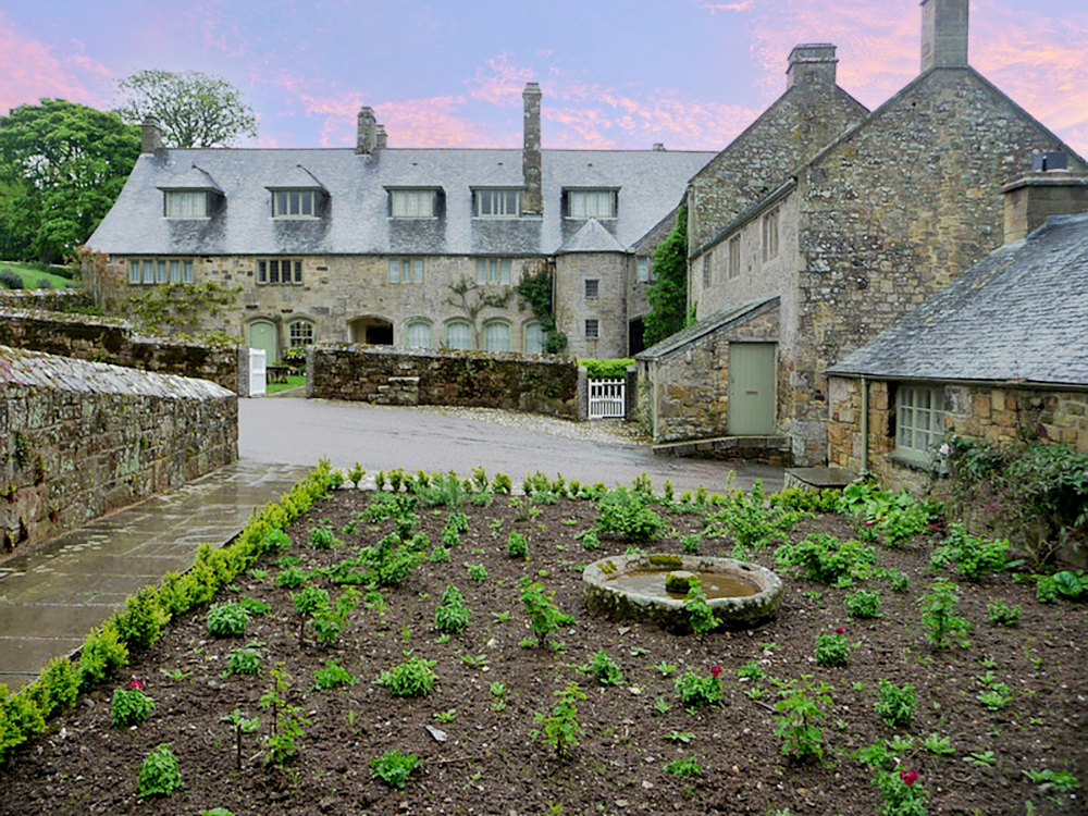 Elizabethan knot garden at Trerice House -  rear photo - Photo © Chris Gunns (cc-by-sa/2.0)
