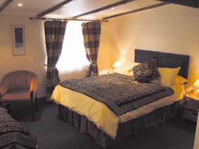King-size bedroom