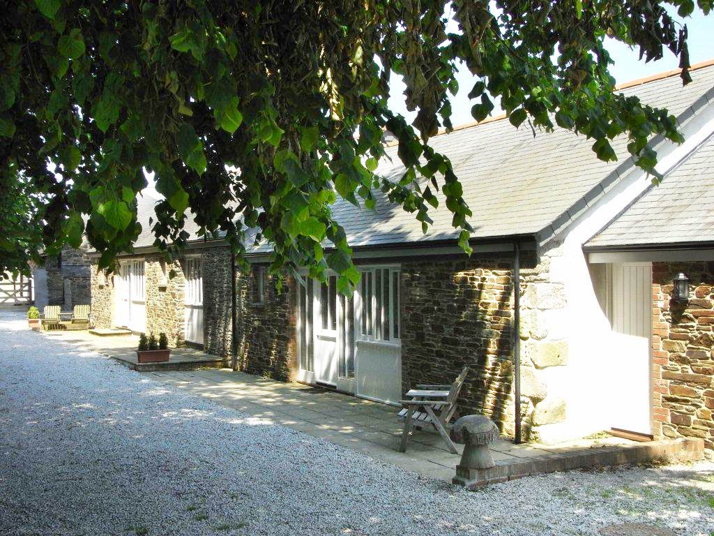 The cottages at Ardevora Mill