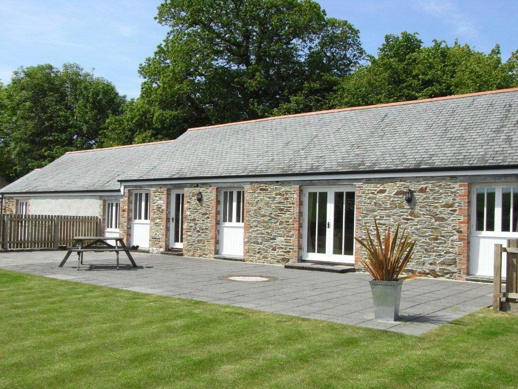 Ardevora Mill cottages and garden