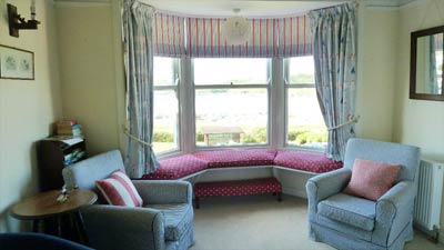 Lounge with bay window