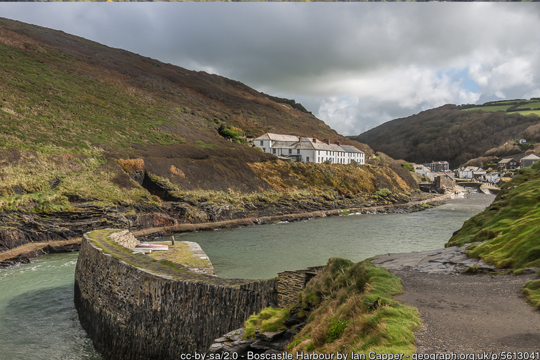 Boscastle Harbour Beach Cornwall historic harbour - Cornwall coastal holidays
