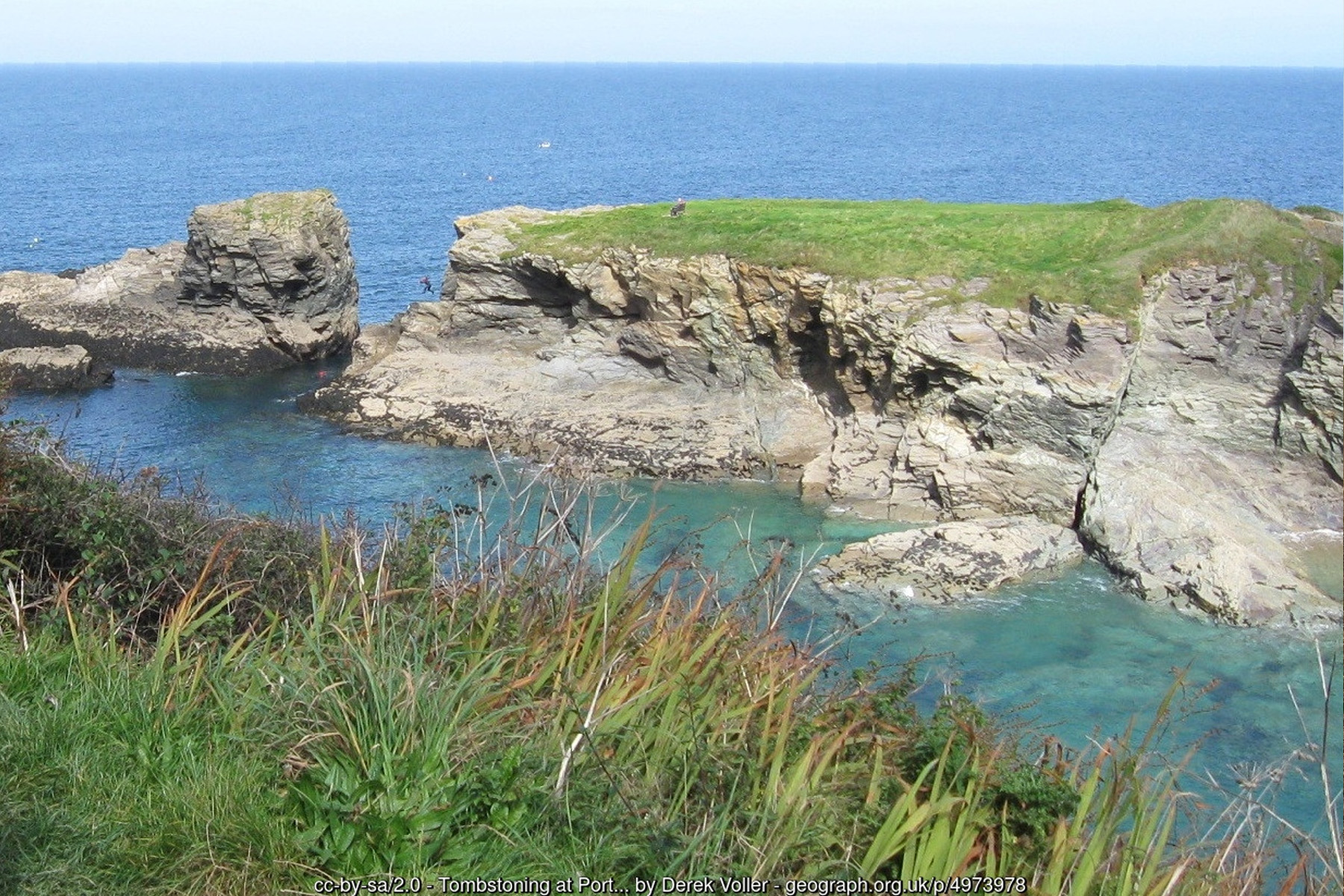 Port Gaverne Beach near Port Isaac Cornwall sheltered cove - Cornwall coastal holidays