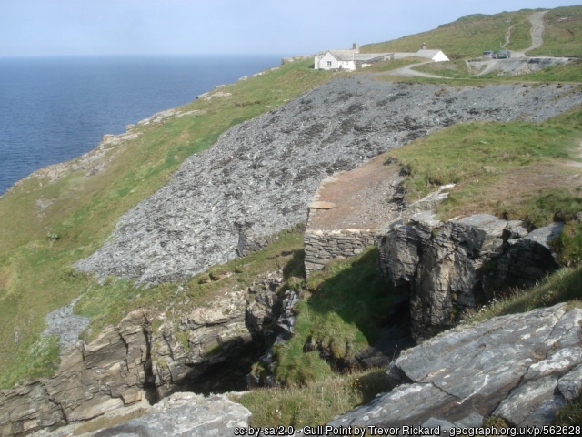 Slate working at Gull Point near Trebarwith Strand Beach