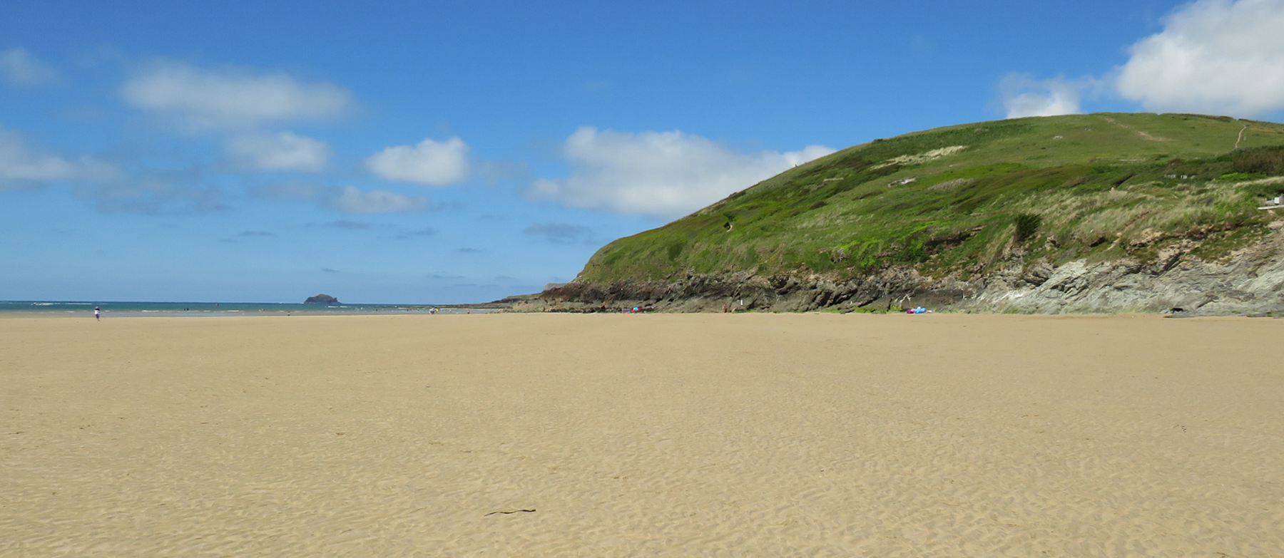 Rock Beach Cornwall Camel estuary sailing waters and golden sand dunes opposite Padstow - Cornwall estuary and sailing holidays