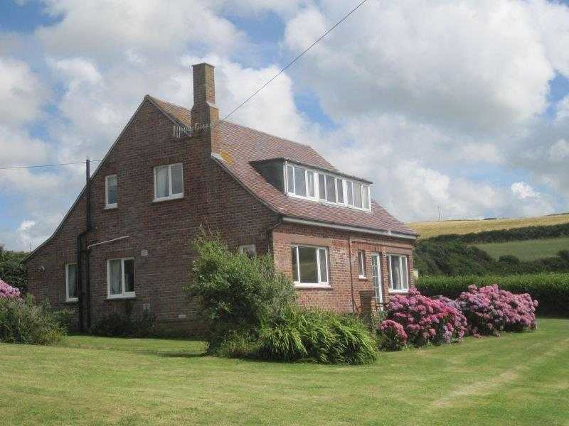 Tresquare &ndash; sleeps 8 plus cot