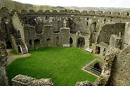 Restormel Castle Cornwall interior courtyard ruins - Cornwall heritage day out