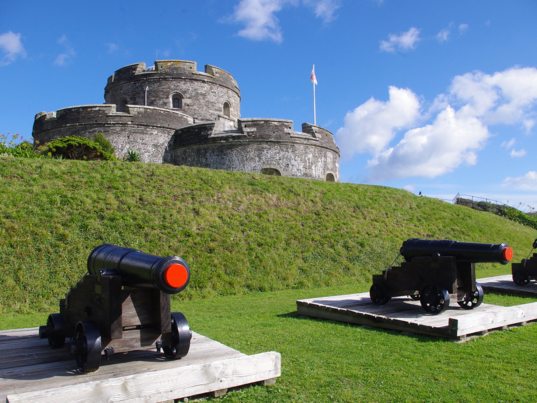 St Mawes Castle Cornwall Tudor cannons on gun platform - Cornwall family attraction