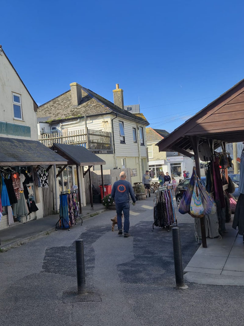 Shops and caf&eacute;s along Beach Road, Perranporth