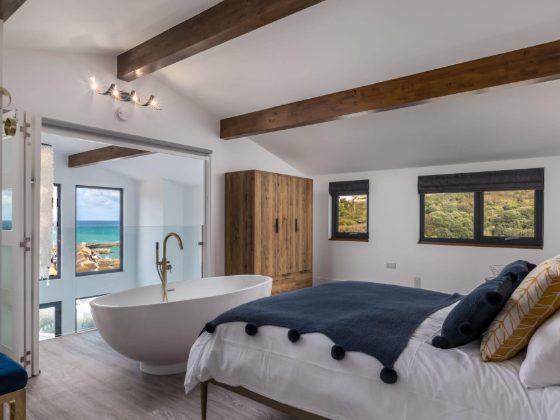 Harbour Heights main bedroom with freestanding bath