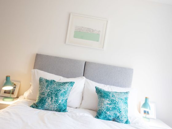 Waves bedroom with zip-and-link bed