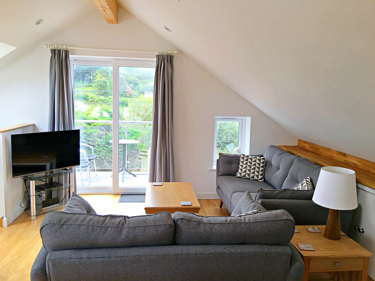 3 and 4 The Navigators sitting room